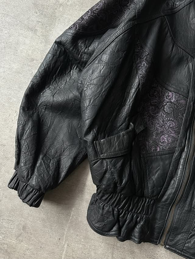 Vintage Bomber Jacket - Piel Grabado Bandana