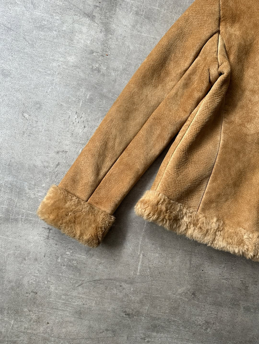 Chamarra de Gamuza Guess - Forro Sherpa