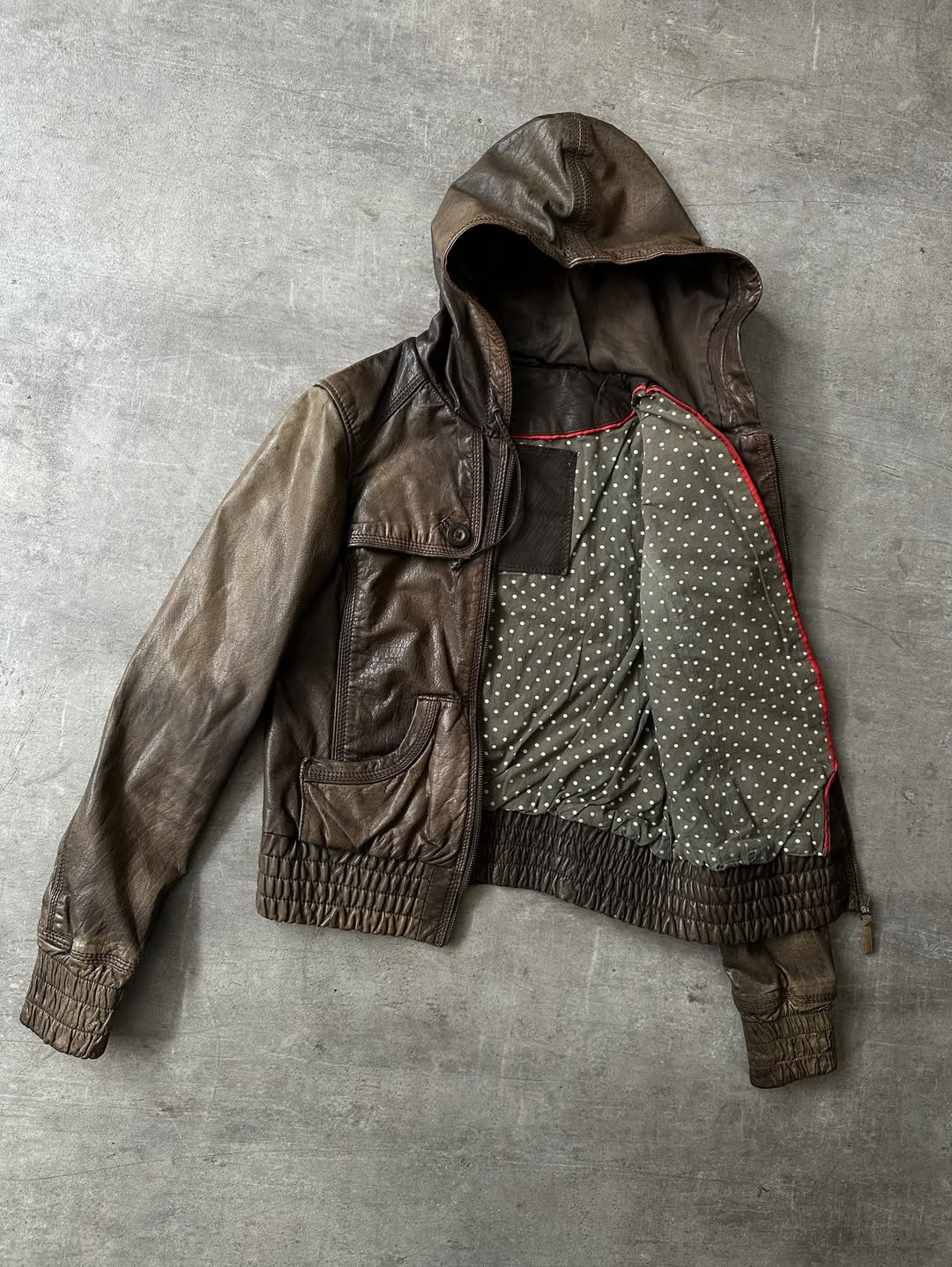 Hooded Leather Jacket - Acabado Brillante