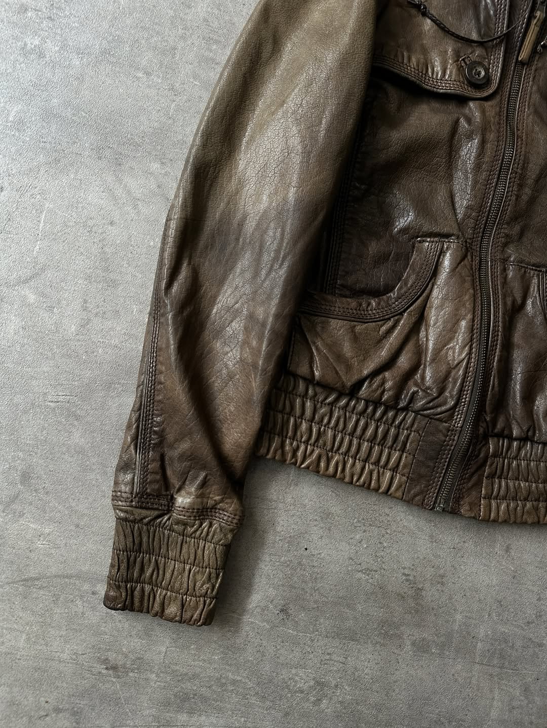 Hooded Leather Jacket - Acabado Brillante