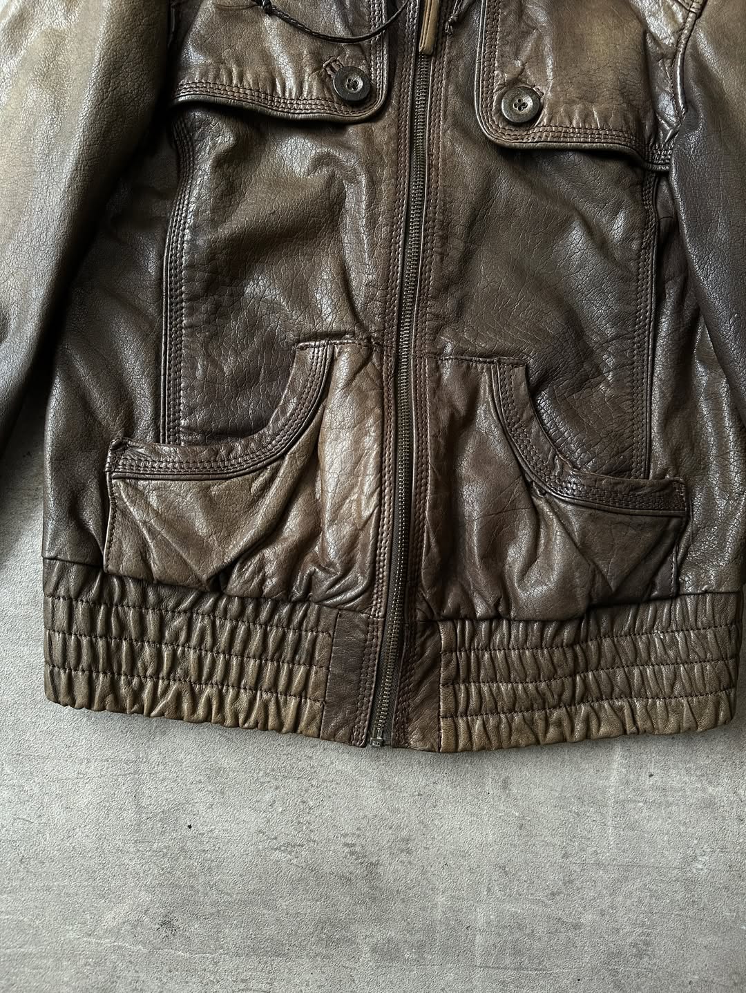 Hooded Leather Jacket - Acabado Brillante