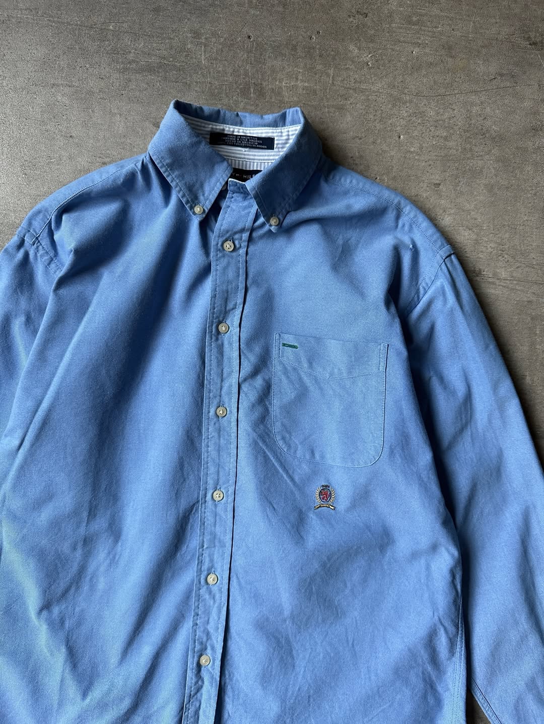 Vintage Crest Logo Shirt - Tommy Hilfiger