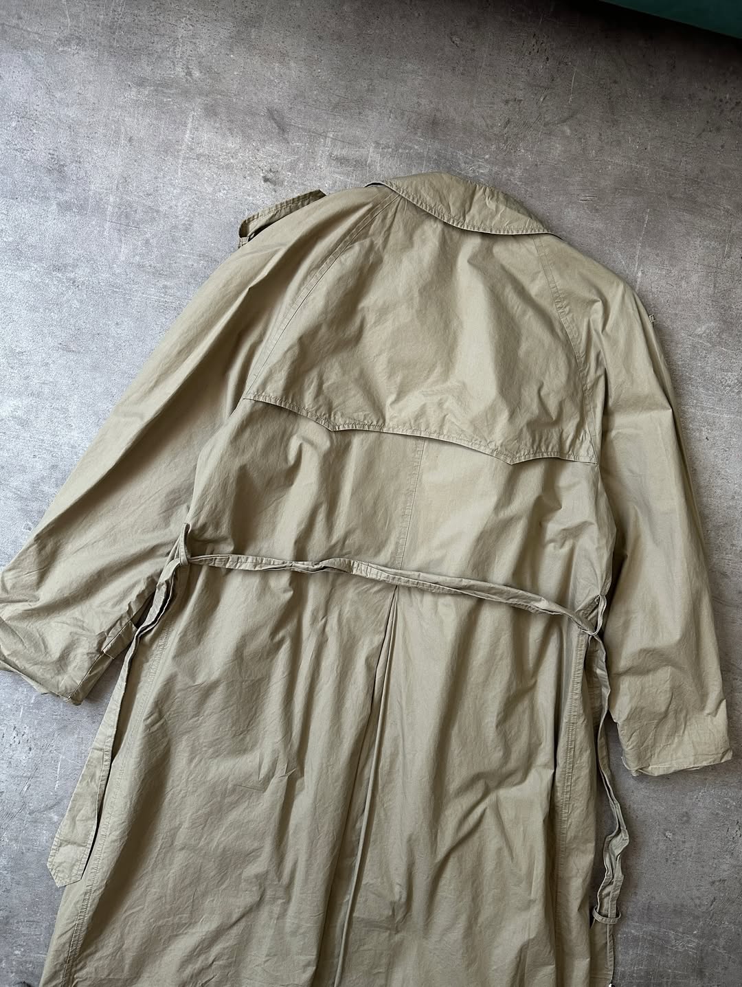 Classic Trench Coat - Gabardina Americana